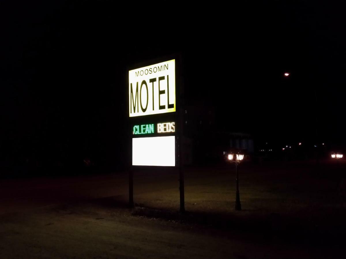 Moosomin Motel Exterior photo