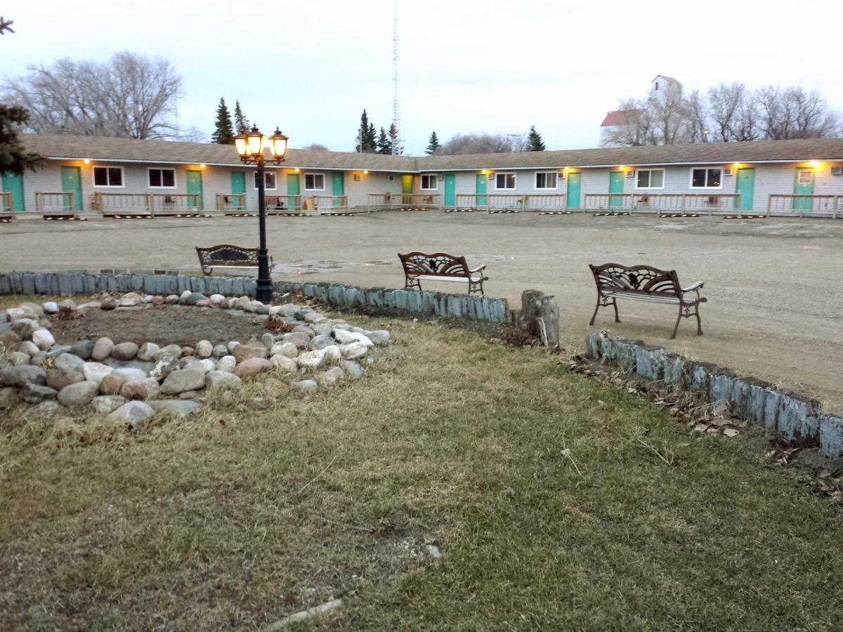 Moosomin Motel Exterior photo